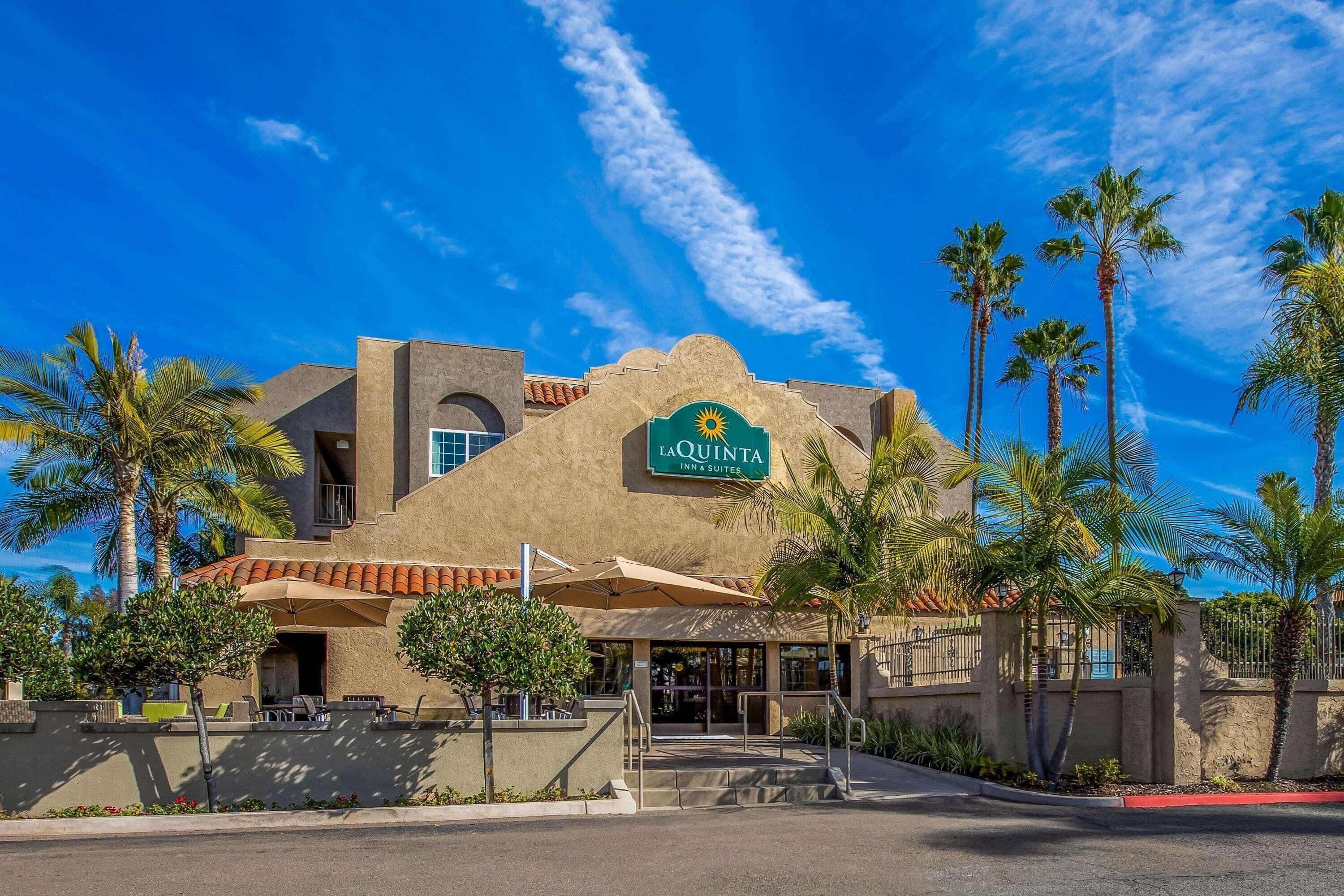Where to Stay Near Flower Fields: 5 Budget Hotels That Deliver