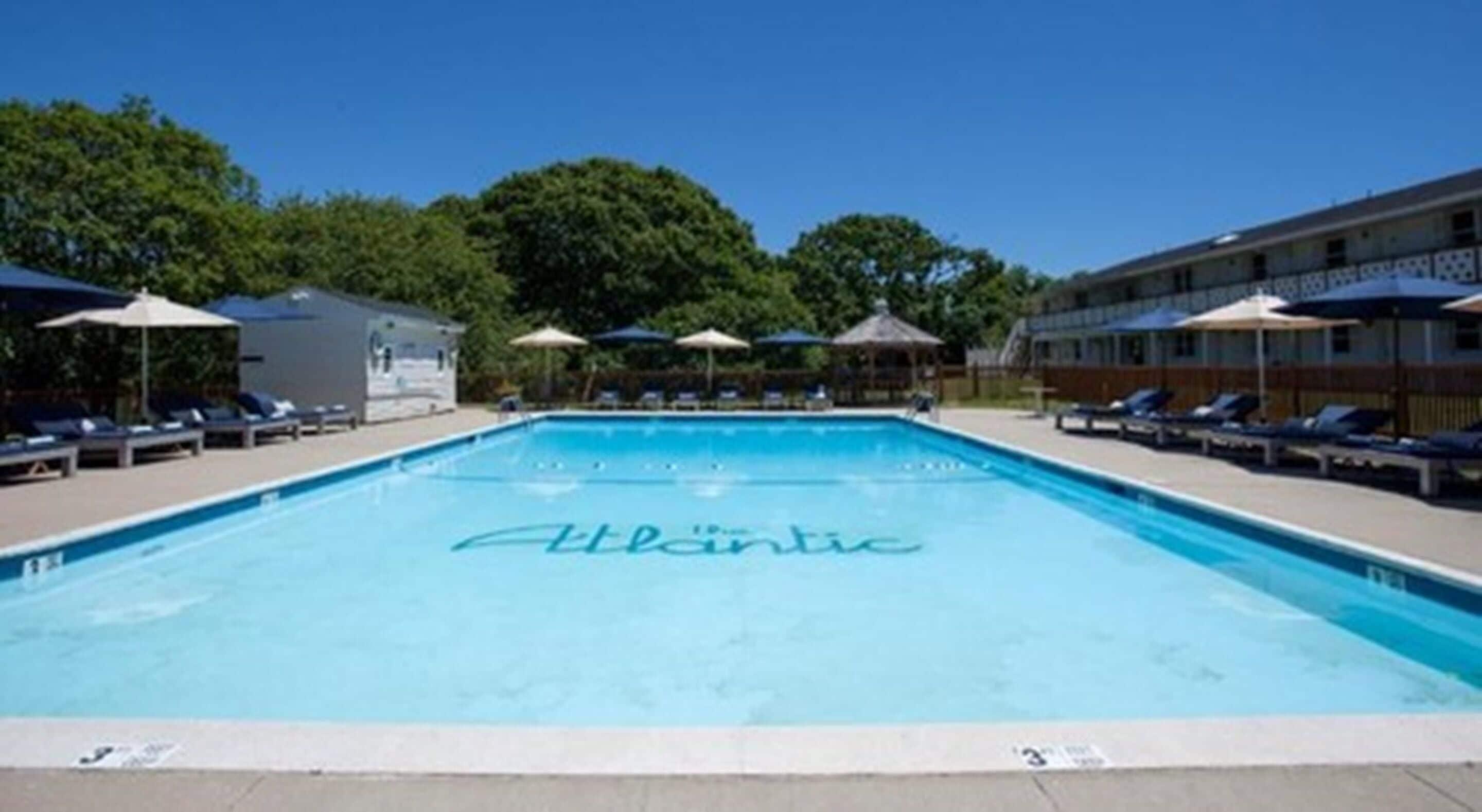 4 Smart Couple Hotels Near Parrish Art Museum Worth Booking