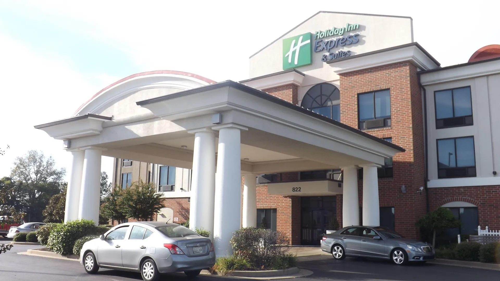 Where to Stay in Tennessee: 7 Best Holiday Inn Express Hotels