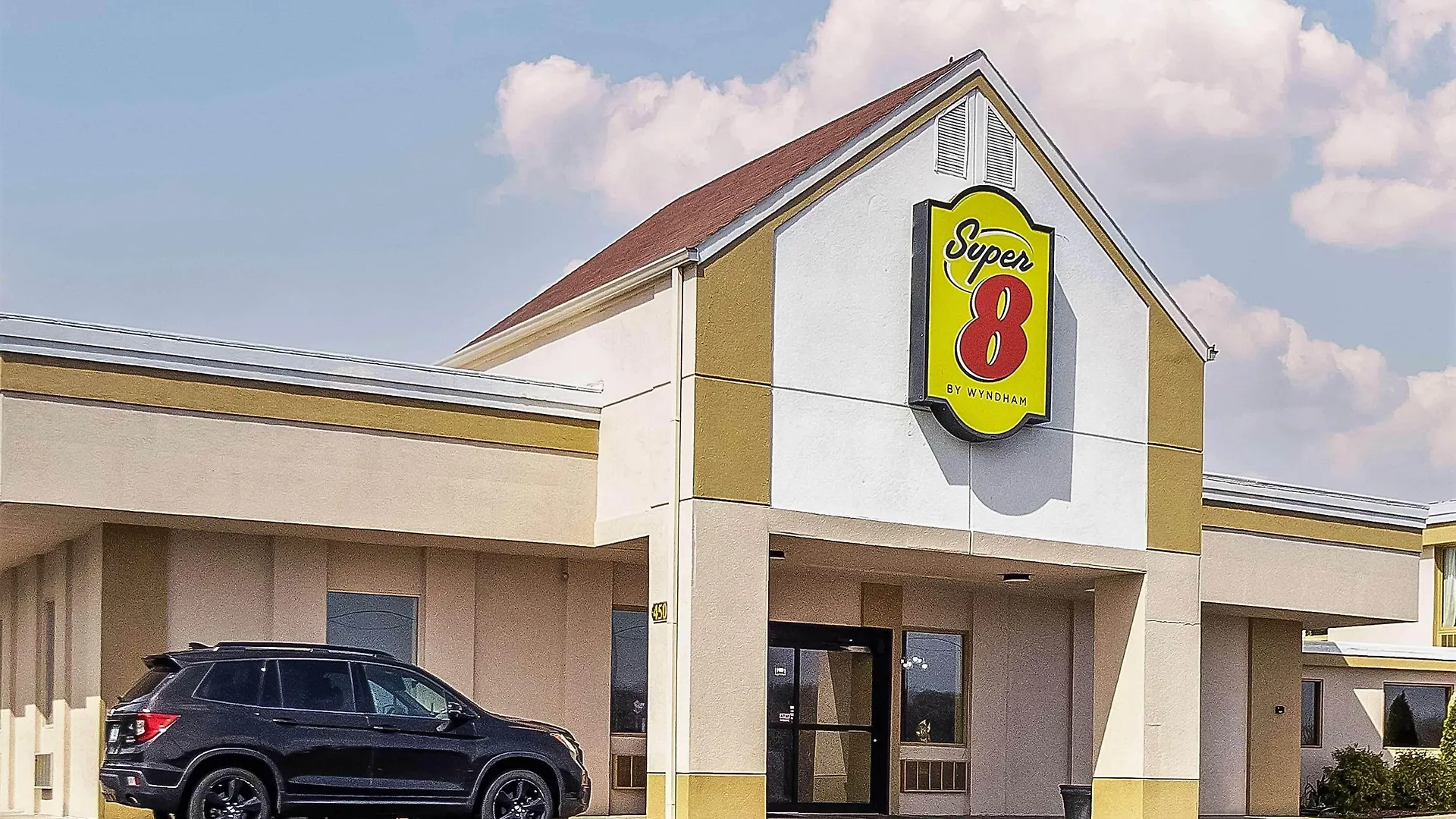 Where to Stay Near Sarah T. Bolton Park: 4 Budget Hotels