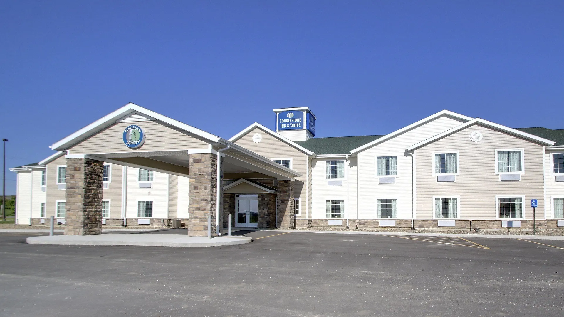 12 Smart Cobblestone Hotels in the Midwest Worth Booking