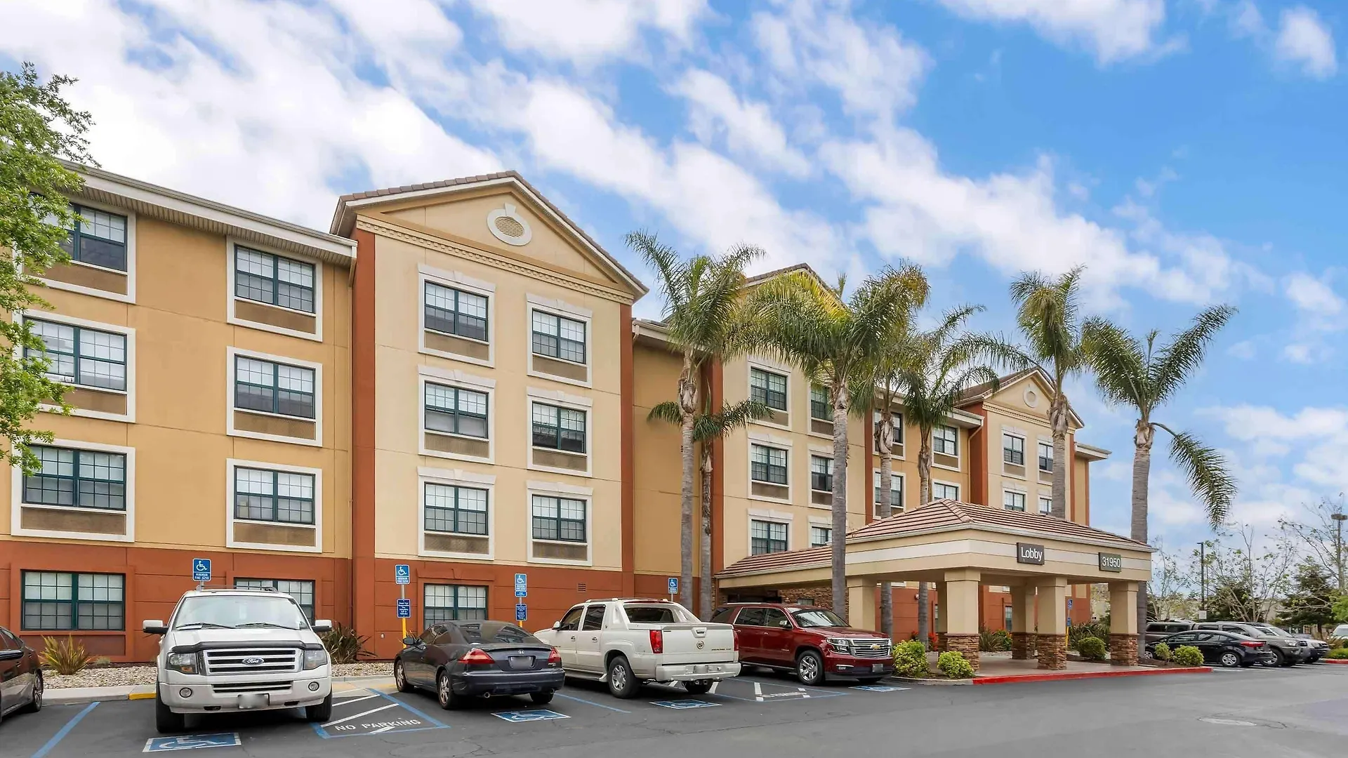 4 Budget Hotels Close to Roberts Roach and Assoc, Hayward