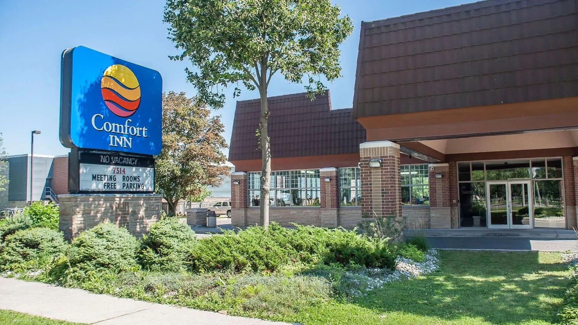 4 Budget Hotels Near Niagara Helicopters Worth Booking