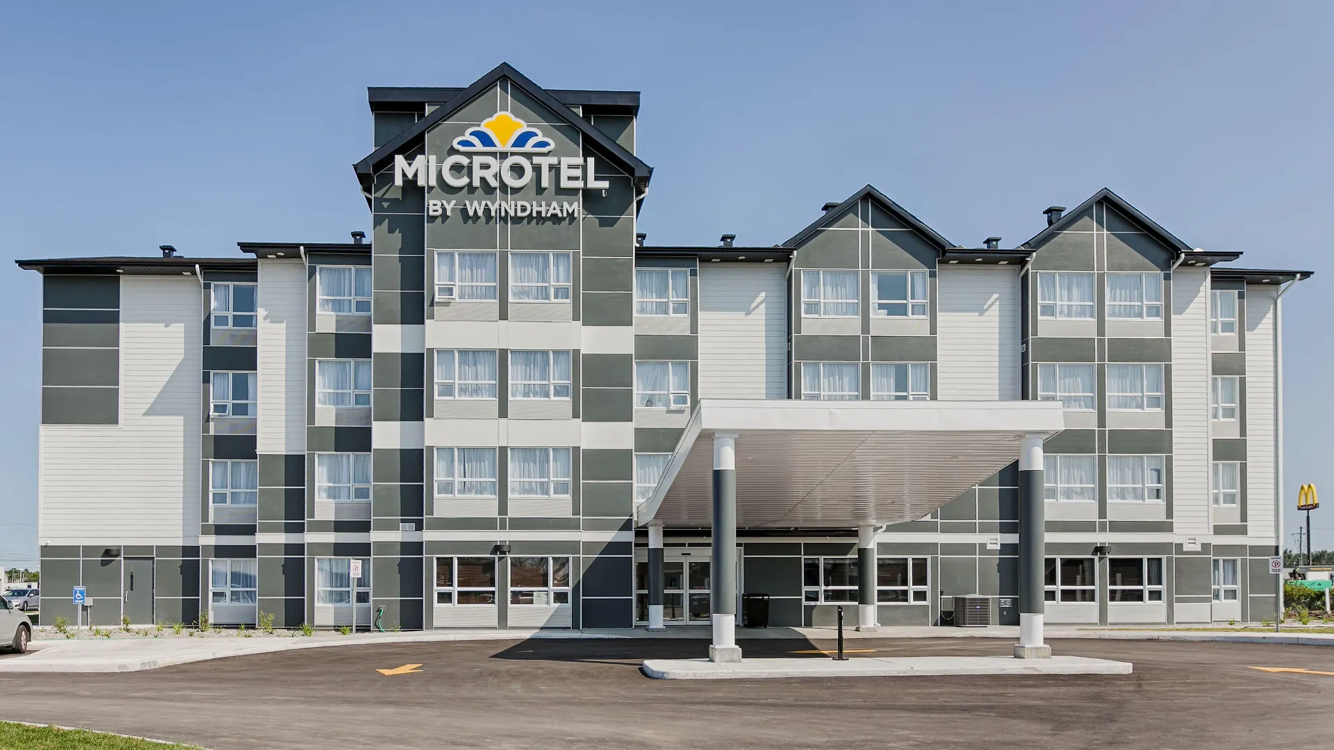 Where to Stay in Ottawa Valley: 4 Best Family Hotels