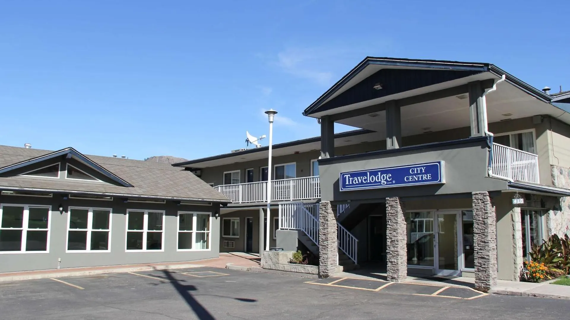 4 Top-Rated Hotels With Reliable WiFi in Canada West