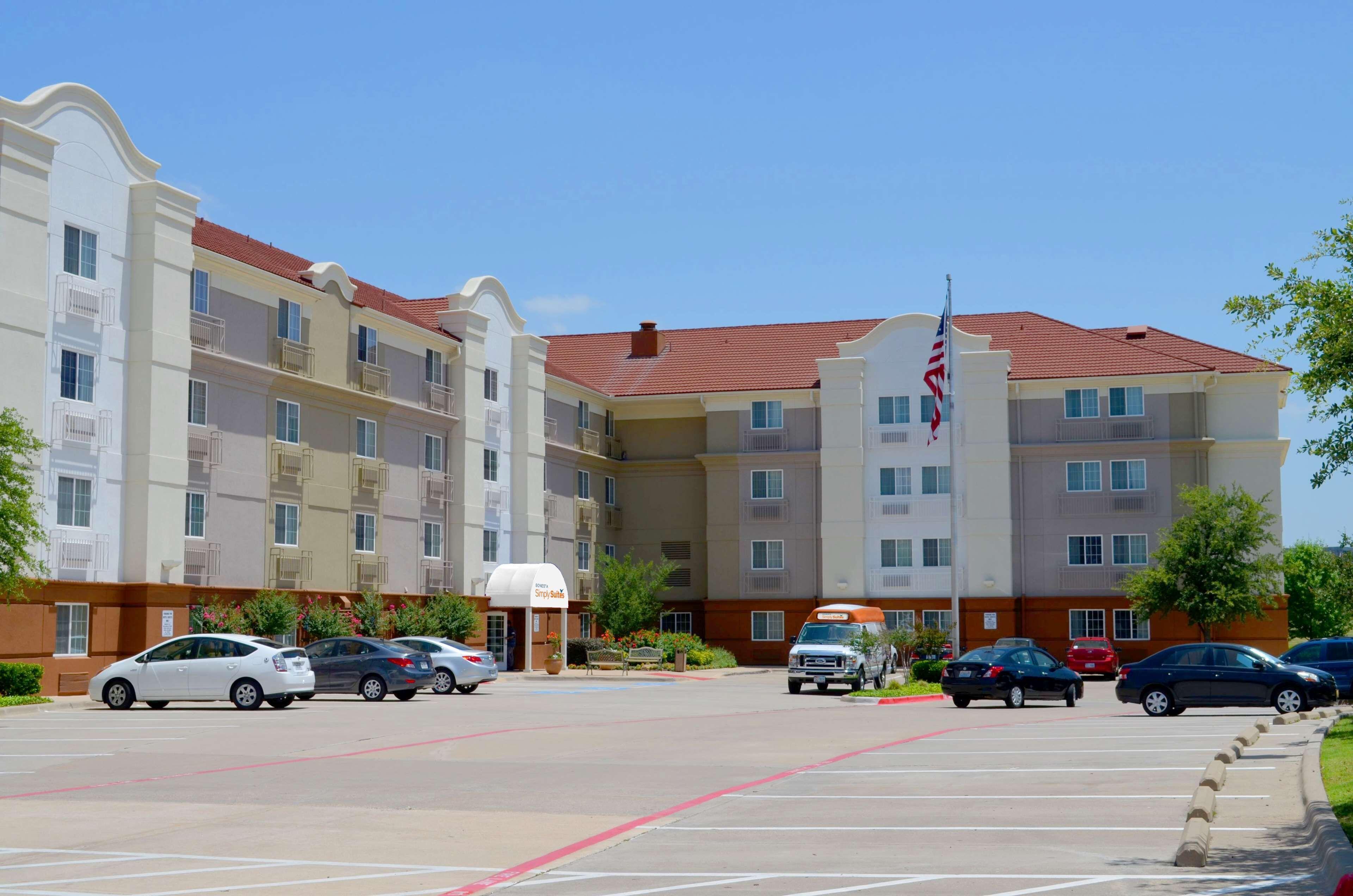 Staying Near Peter Pan Park: 11 Business Hotels Compared