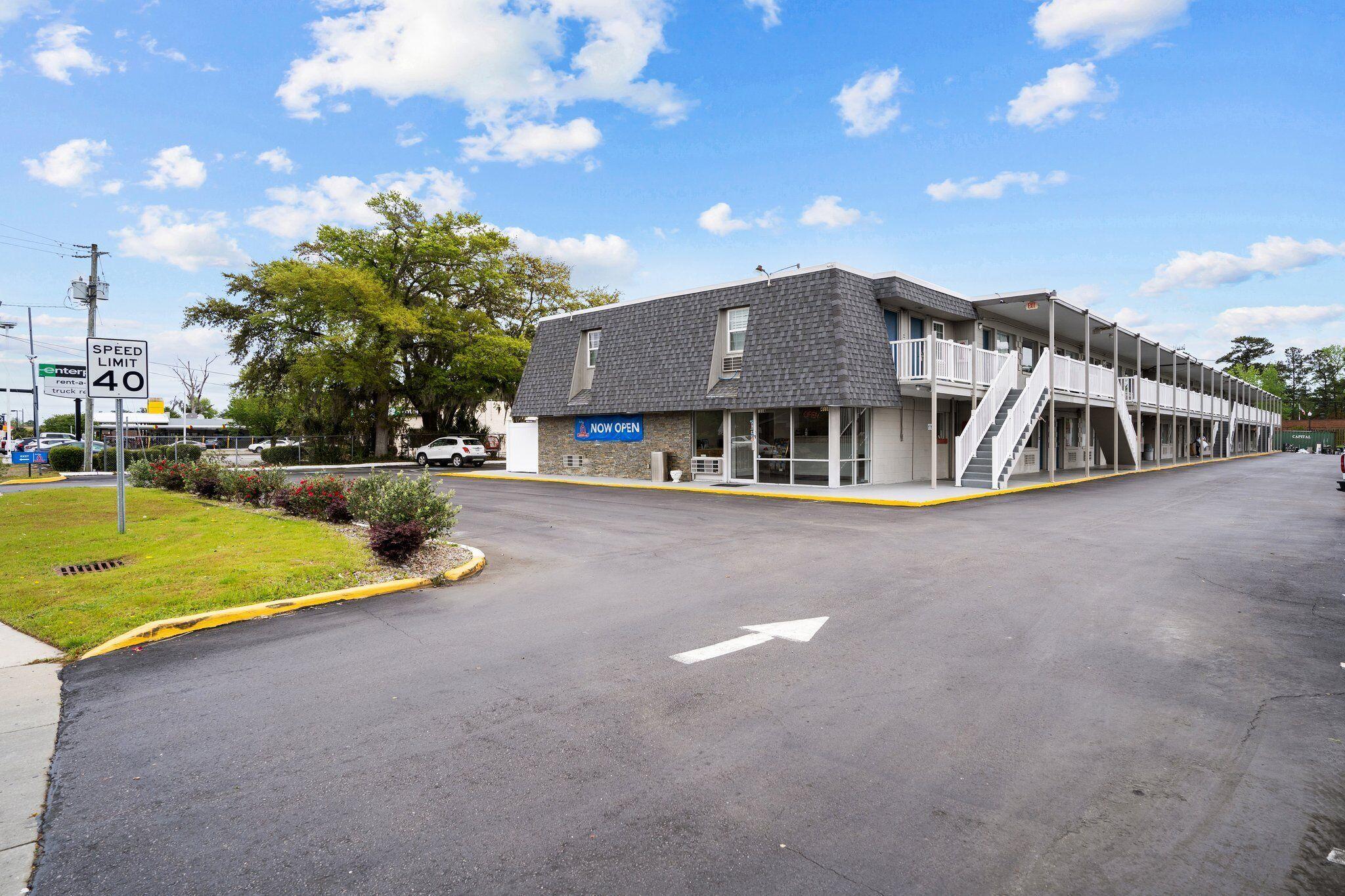 10 Smart Airport Hotels Near NC Aquarium at Fort Fisher