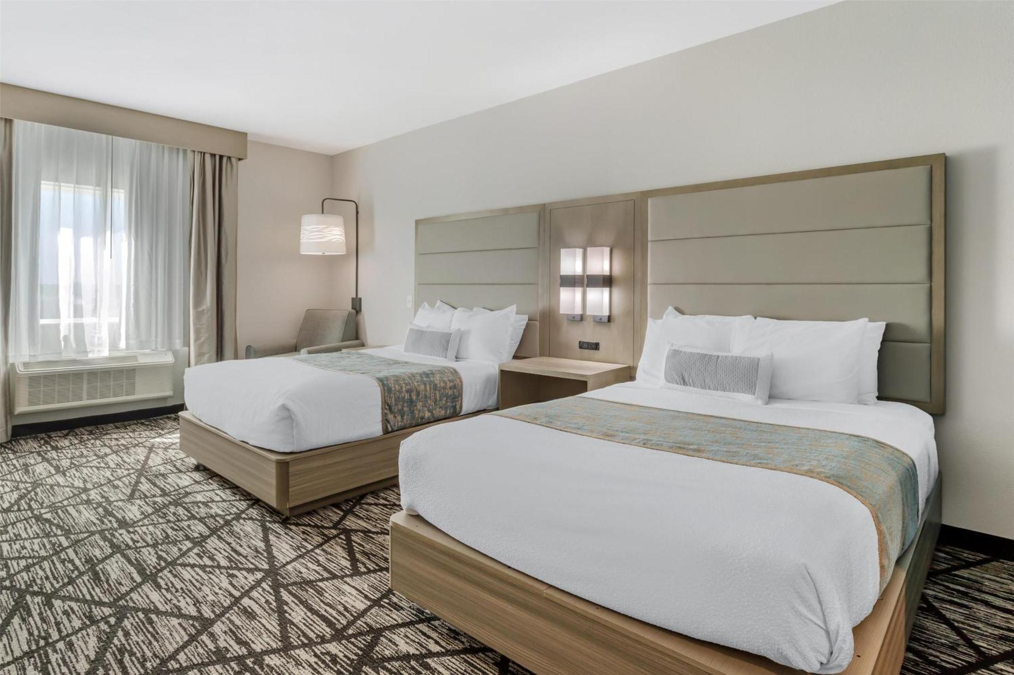 Where to Stay Near Pleasure Island Marina: 7 Airport Hotels