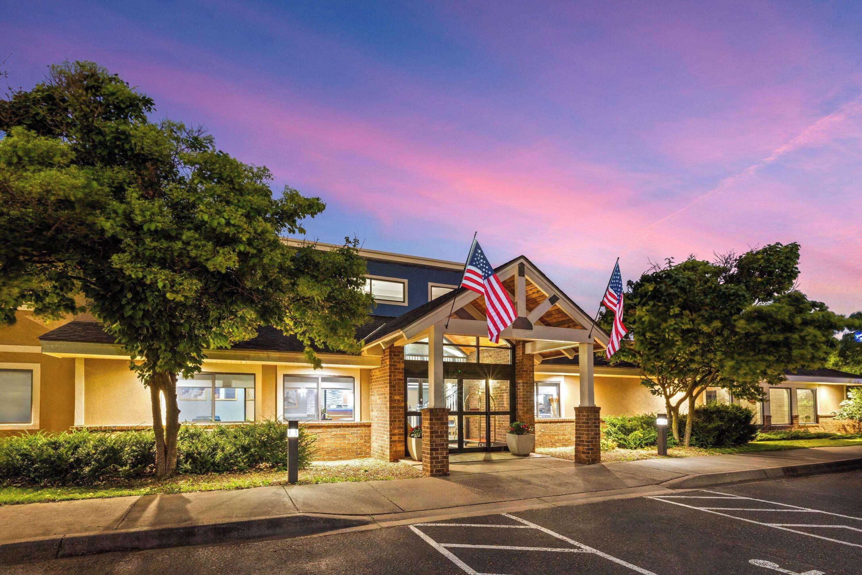 Staying In Minnesota: 15 Budget Hotels Compared