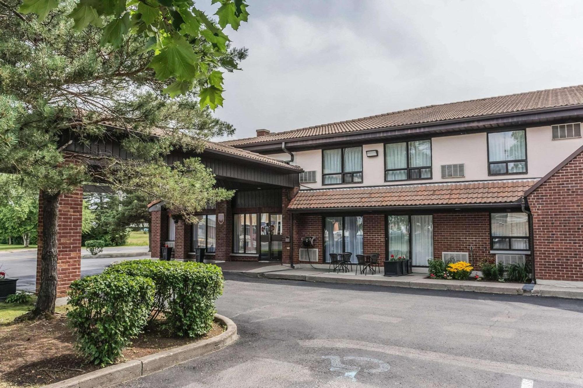 4 Golf Hotels Near Maison des arts Desjardins Drummondville Worth Booking